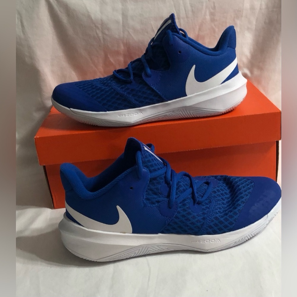 Nike Zoom Hyper-speed   court lace up blue. Size 10